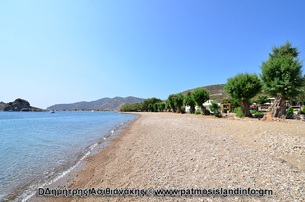 Παραλία Πέτρας με Αλμυρίκια